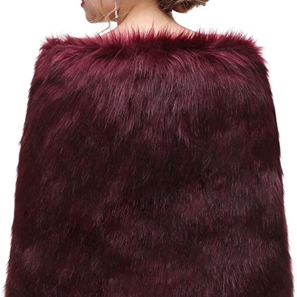 Burgundy Faux Fur Oversized Shawl/Wrap satin lined - Picture 8 of 10